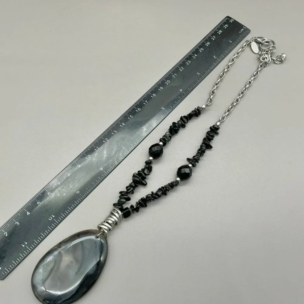 Chico's Necklace Womens Silver Tone Black Agate Stone Pendant Beaded 22 Inches